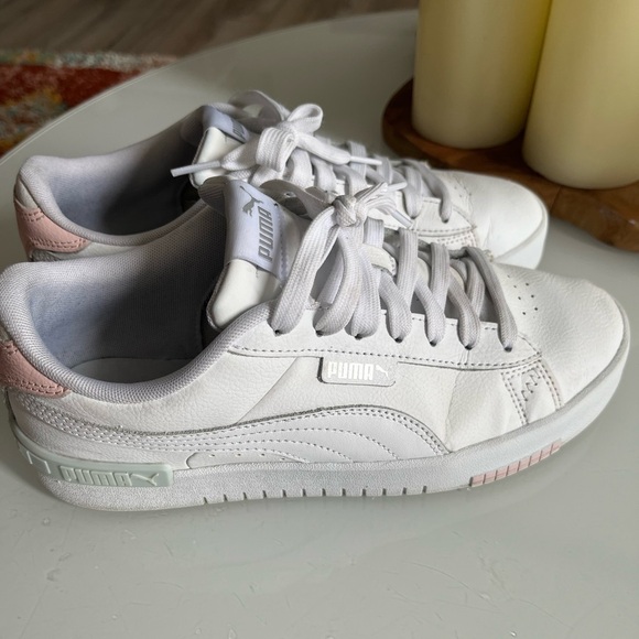 Puma Shoes - White Puma Jada Sneakers Women’s 9 Summer Shoes